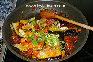 Daun Bawang Untuk Sambal Terong