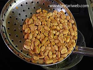 Kacang Goreng Selada Bangka