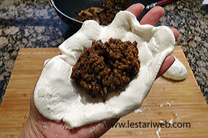 Membentuk Lepek Binti2