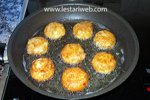 Menggoreng Perkedel