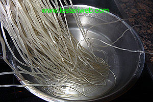Mie Sagu Direndam