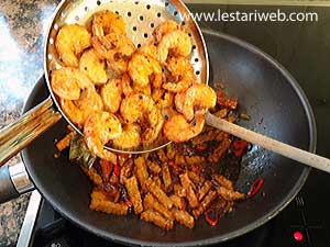Tempe Udang Dimasak Kering