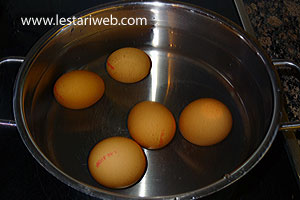 Merebus Telur Uta Saronco Limbi