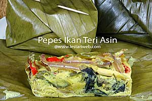 Pepes Ikan Teri Asin