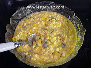 Adonan Bergedel Jagung