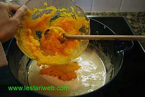 Adonan Bingka Labu Kuning