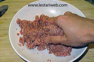 Adonan Bola Daging