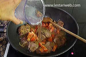 Air Untuk Daging Lapis