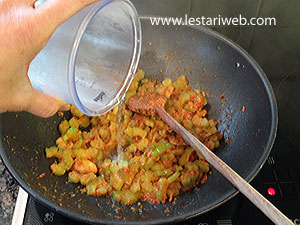 Air Untuk Oseng Pare