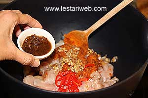 Bumbu Tumis Tum Ayam