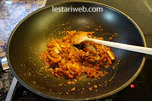 tumisan bumbu ayam begana