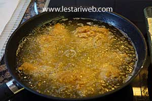 ayam goreng renyah digoreng 