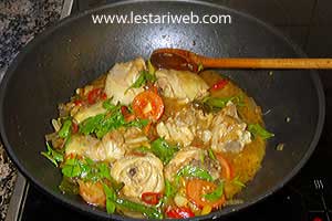 Ayam Masak Kemangi Matang