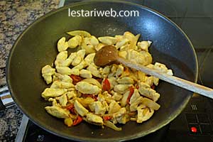 Ayam Nanas Tumis Tauco Step 6