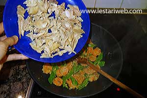 Ayam Suwir Pastel Tutup