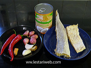 Bahan Santan Kuning Ikan