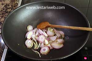 Bawang Merah Daging Lapis