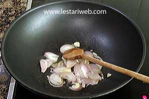 Bawang Merah Putih Ditumis