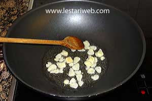Bawang Putih Ditumis