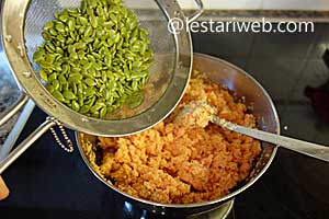 Lamtoro untuk membuat botok