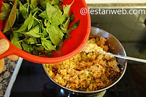 daun kemangi untuk botok lamtoro