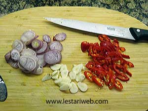 Bumbu Ayam Isi Dibuluh