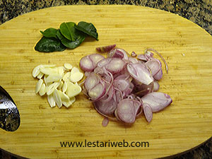 Bumbu Iris Udang Asam Pedas