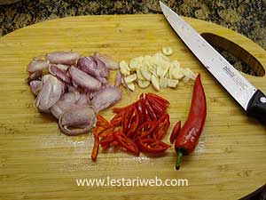 Bumbu Iris Tumis Sawi