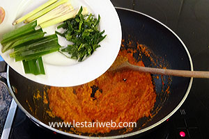 Bumbu Lain Ayam Woku