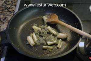 Cooking Soto Mi step 6