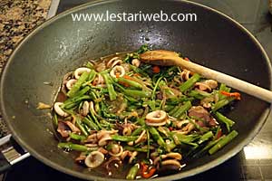 Cumi Kangkung Saus Tiram Step 10