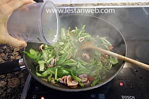 Cumi Kangkung Saus Tiram Step 9
