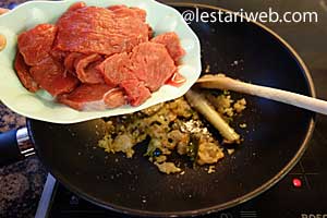  Masak Daging Iris Manis Step 7