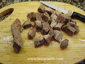 Daging Iris Pindang Keluak