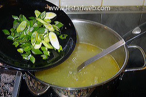 Daun Bawang Untuk Soto Sulung
