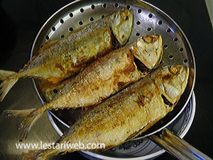 Ikan Garo Rica Ditiriskan