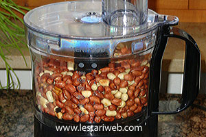 Kacang Diblender