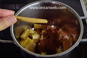 Kayu Manis Untuk Bandrek