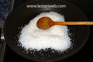 Kelapa Kering Disangrai