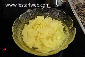 Kentang Iris Untuk Soto Madura 
