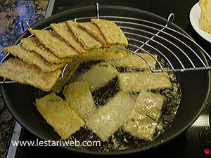 Keripik Tempe Ditiriskan