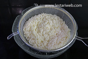 Ketan Putih Ditiriskan