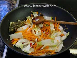 Masak Oseng Sawi Putih