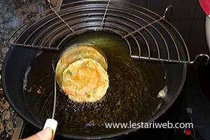 Melepas Cetakan Ote-Ote