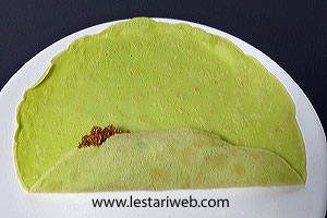 Melipat Kulit Dadar Gulung