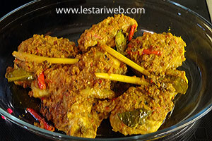 Memanggang Ayam Bumbu Paniki