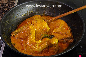 Memasak Ayam Bumbu Pecel