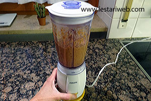 Memblender Bumbu Brengkes