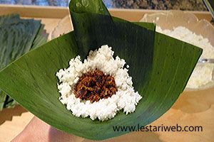 Membungkus Iwel Iwel-4