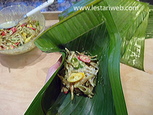 Membungkus Tum Pepes 1